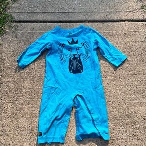 Tea Collection lion face long one-piece romper